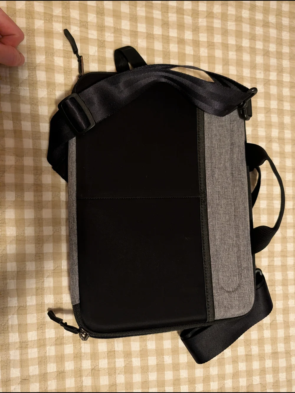 Tomtoc gray laptop